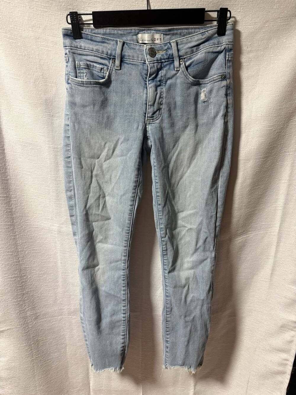 LOFT Curvy Skinny Crop Light Wash Distressed Jeans Size 25/0